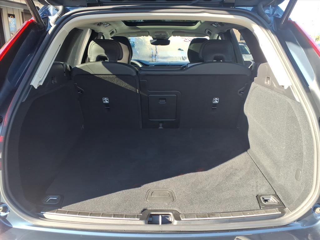 Volvo XC60 B5 AWD Plus 2025 Volvo XC60 B5 AWD Plus 2025