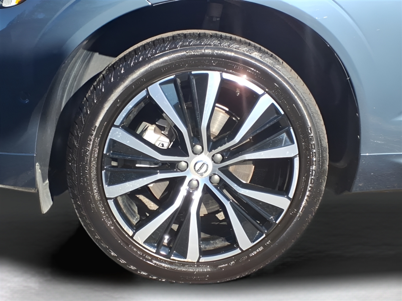 Volvo XC60 B5 AWD Plus 2025