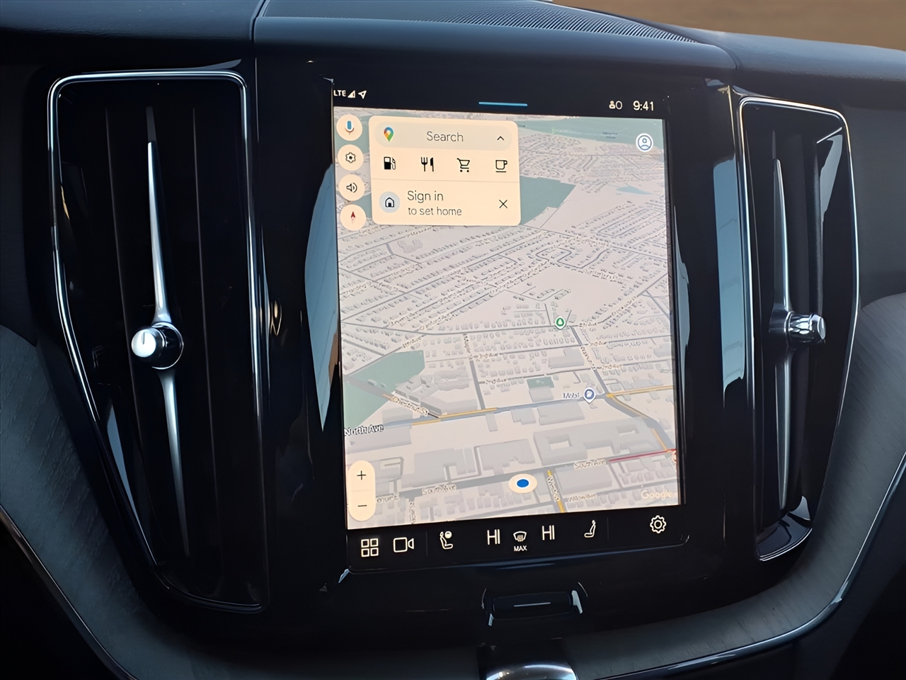 Volvo XC60 B5 AWD Plus 2025