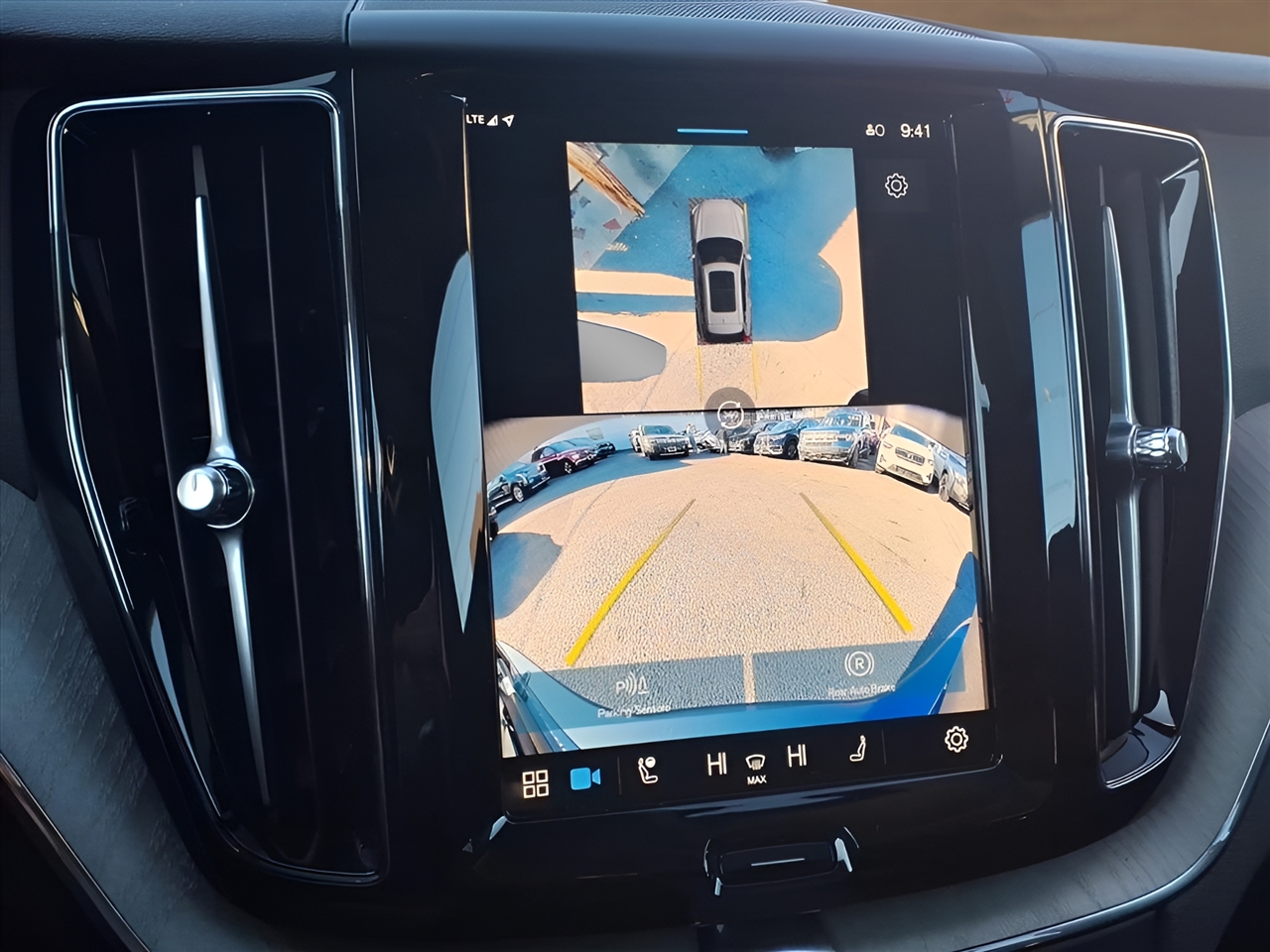 Volvo XC60 B5 AWD Plus 2025