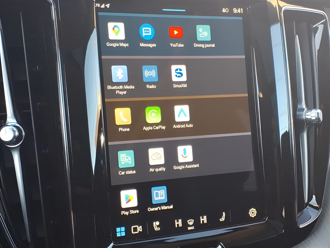 Volvo XC60 B5 AWD Plus 2025