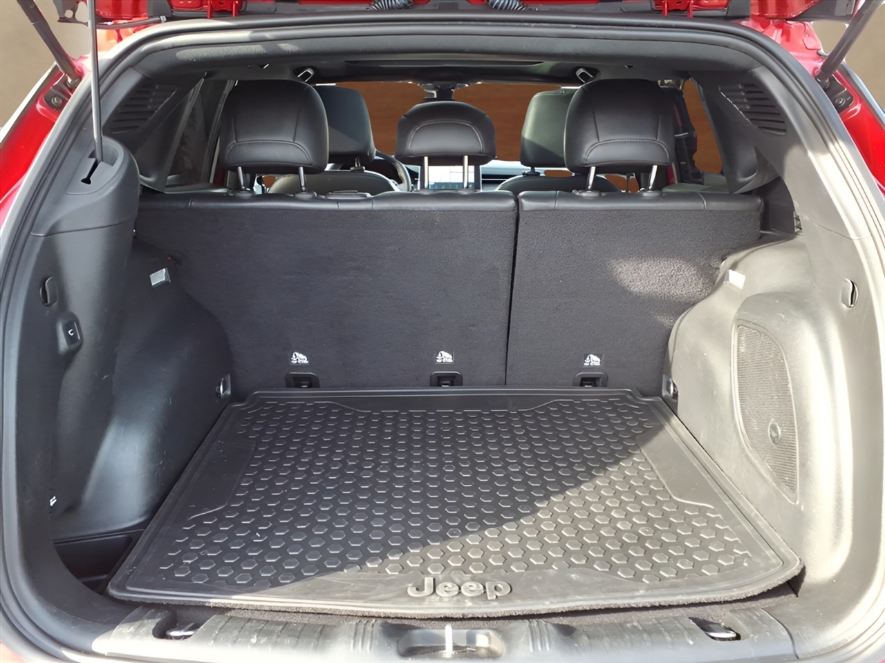 Jeep Compass (RED) Edition 4x4 2022 Jeep Compass (RED) Edition 4x4 2022