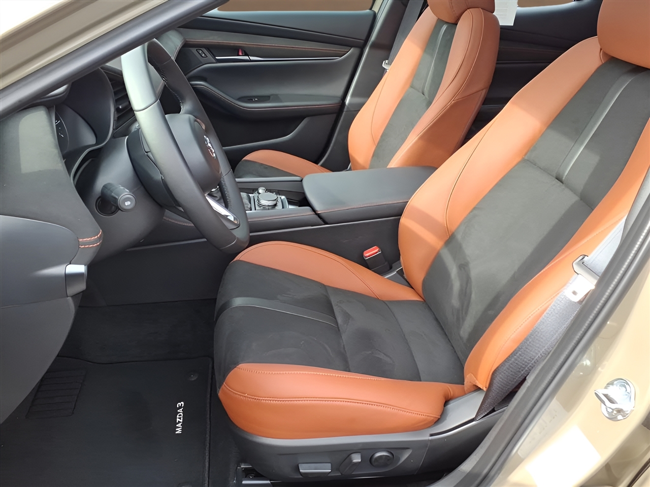 Mazda Mazda3 Hatchback 2.5 Carbon Turbo Auto AWD 2025 Mazda Mazda3 Hatchback 2.5 Carbon Turbo Auto AWD 2025