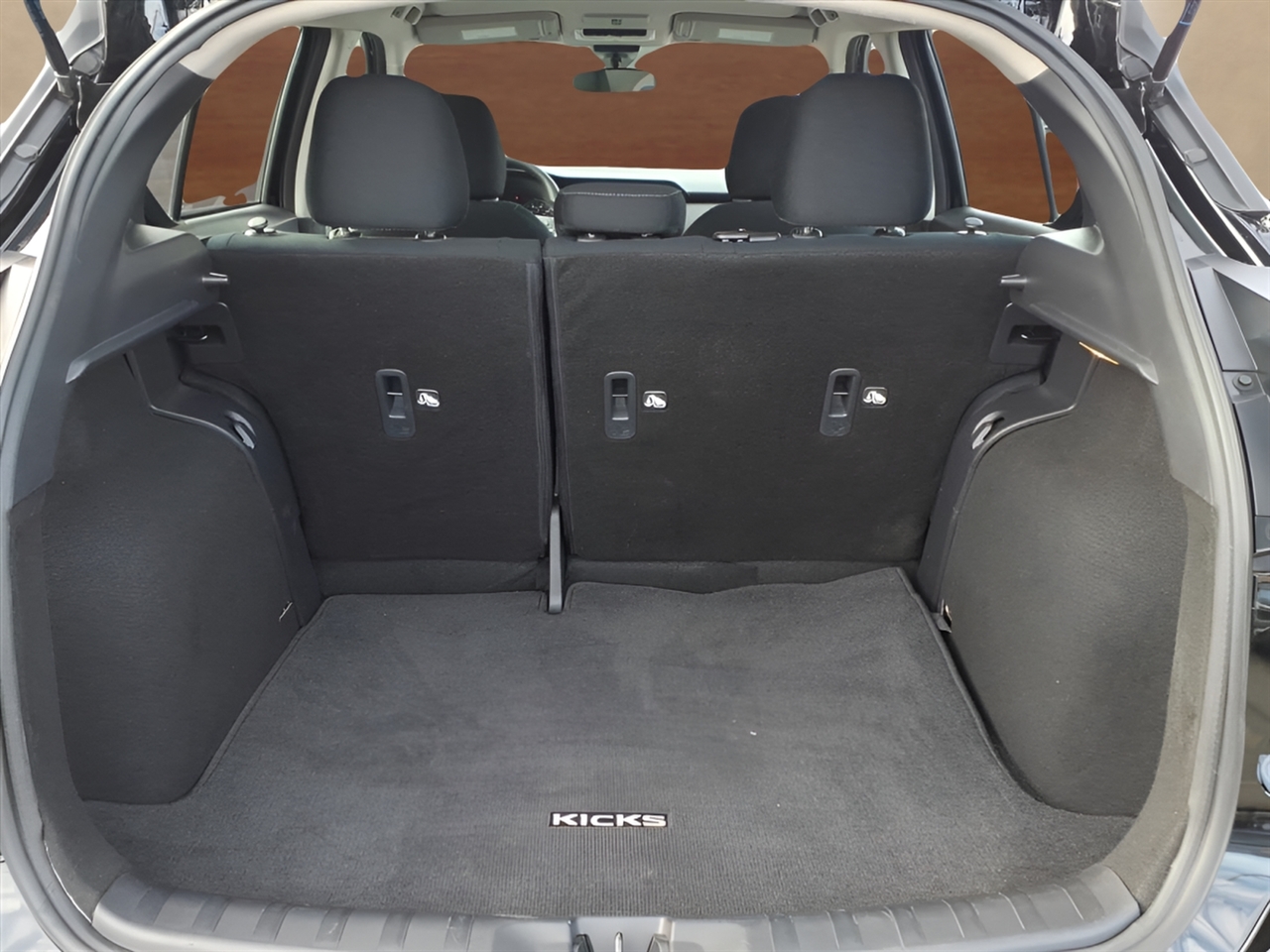 Nissan Kicks SV FWD 2024