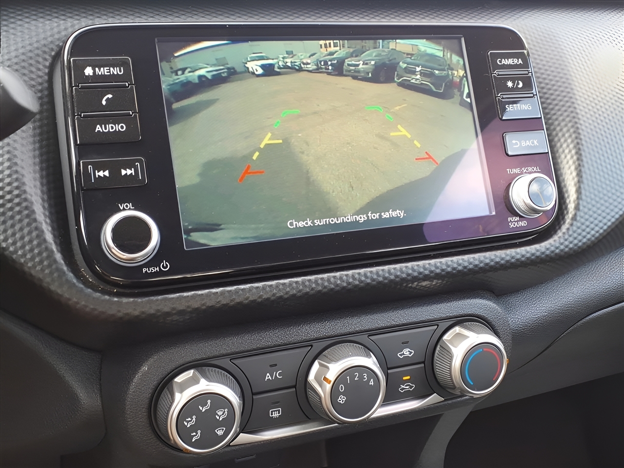 Nissan Kicks SV FWD 2024