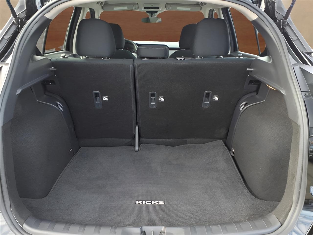 Nissan Kicks SV FWD 2024