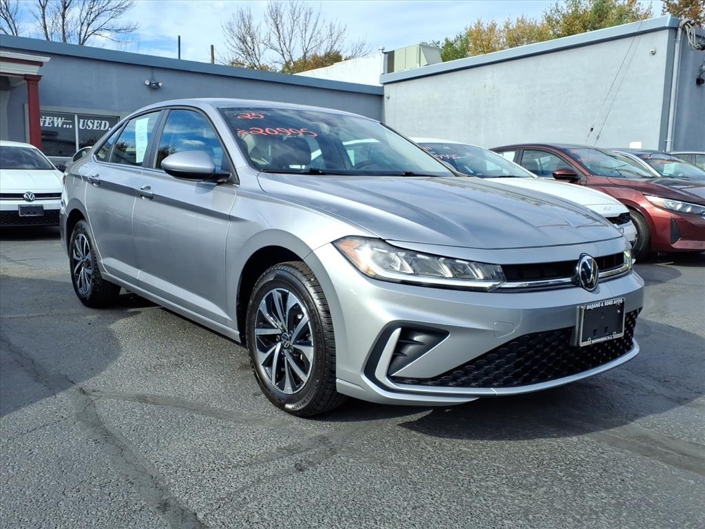 Volkswagen Jetta S Auto 2025