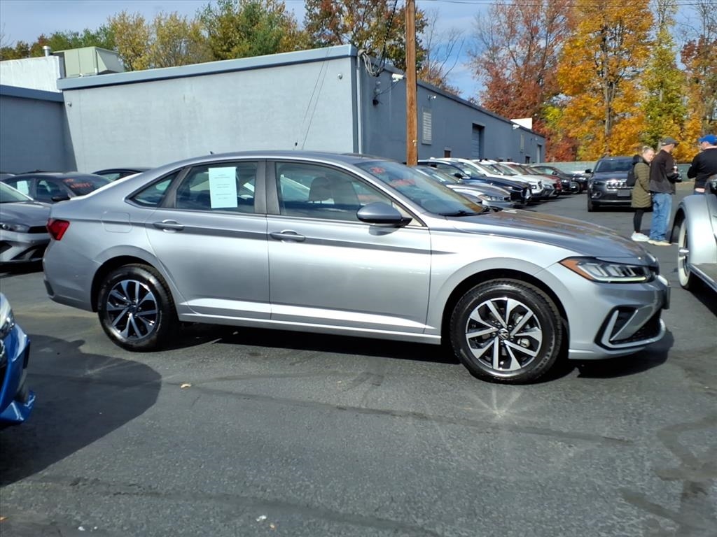 Volkswagen Jetta S Auto 2025