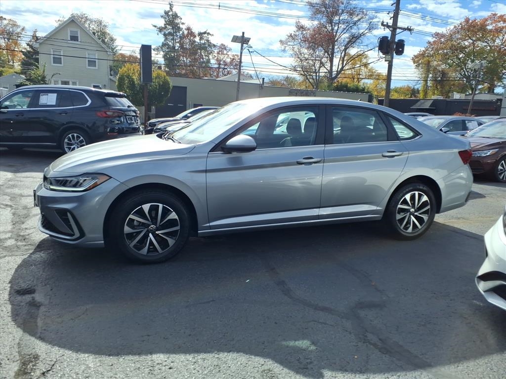 Volkswagen Jetta S Auto 2025