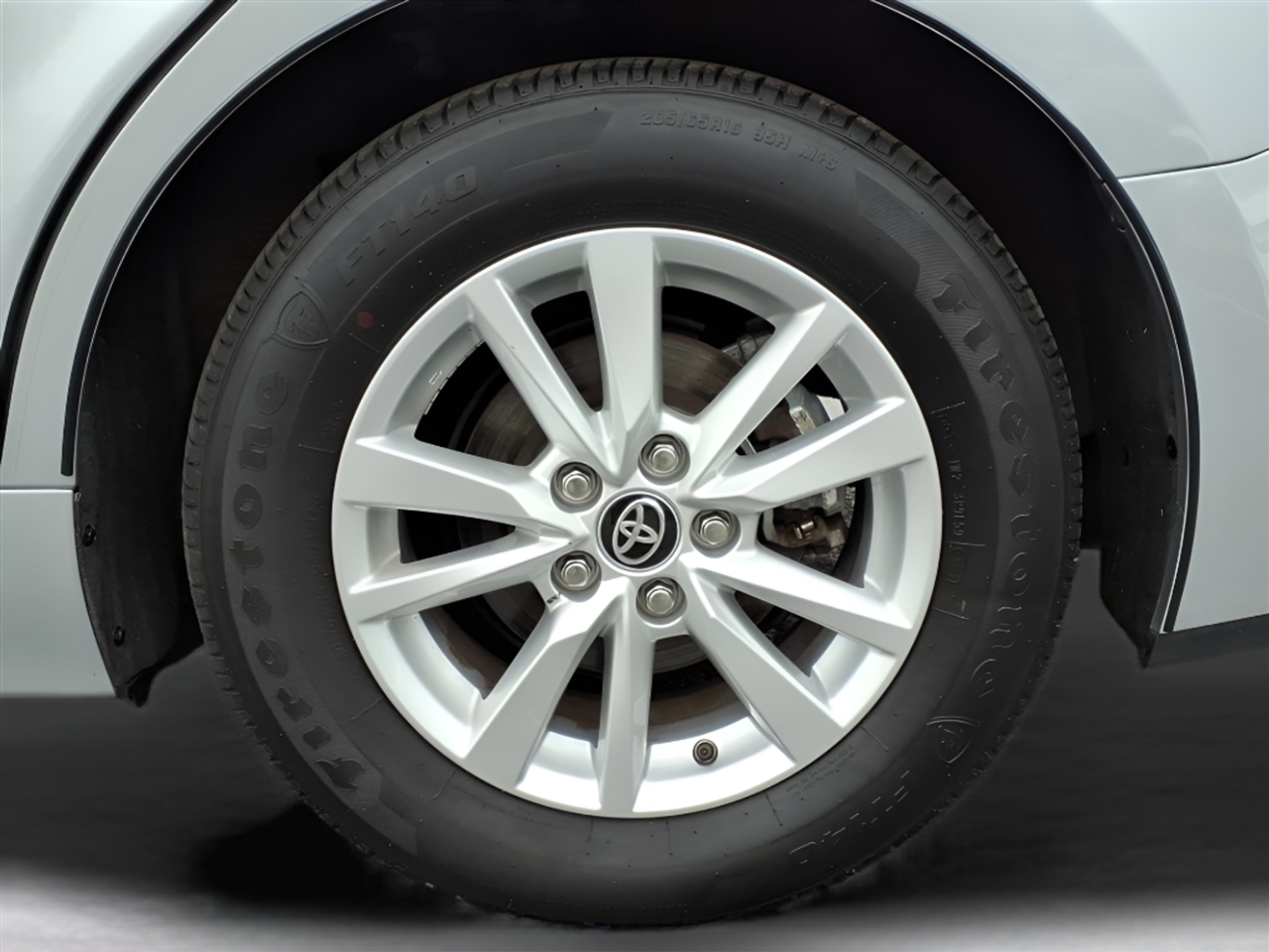 Toyota Camry XLE (Natl) 2025