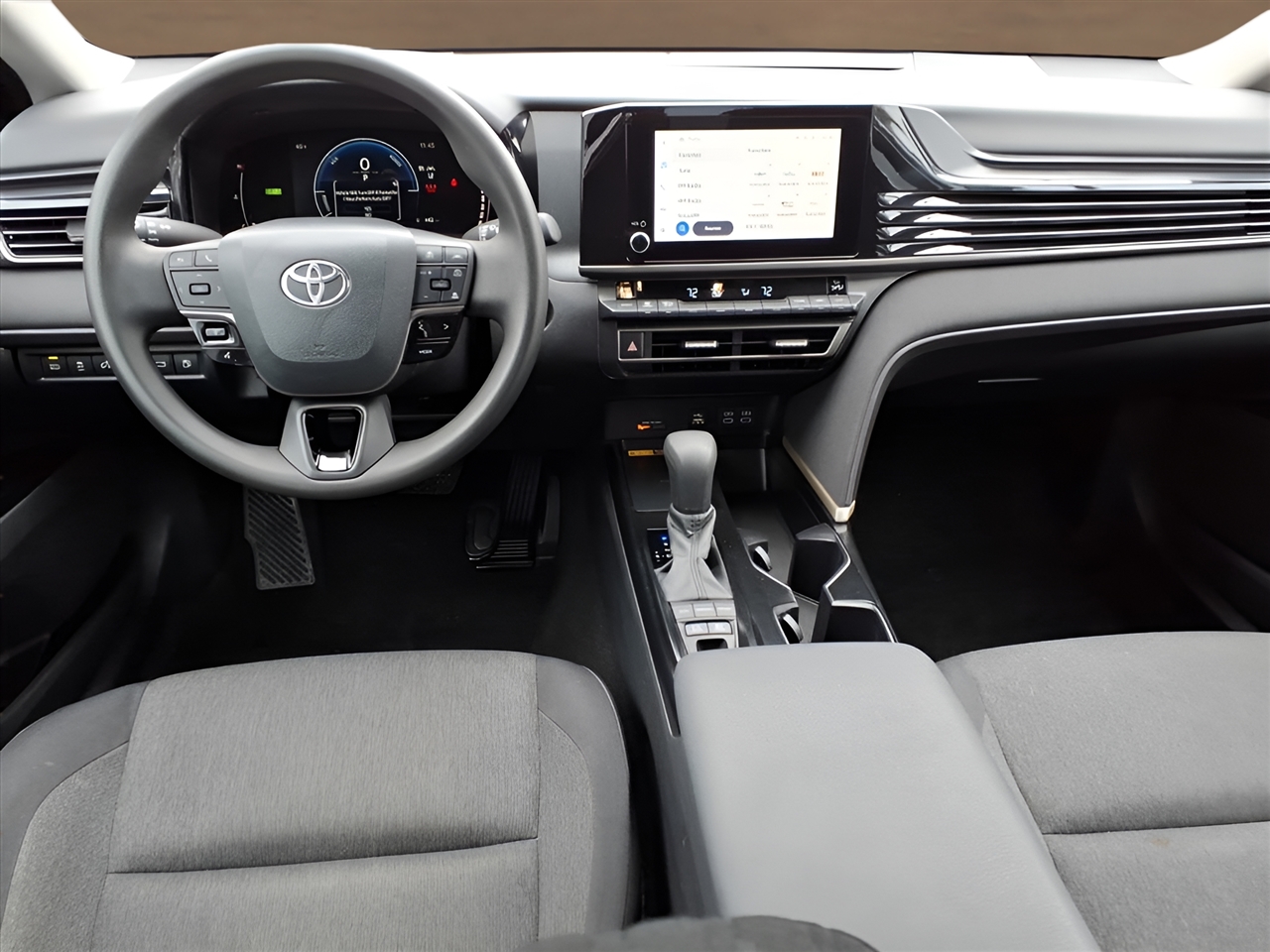 Toyota Camry XLE (Natl) 2025