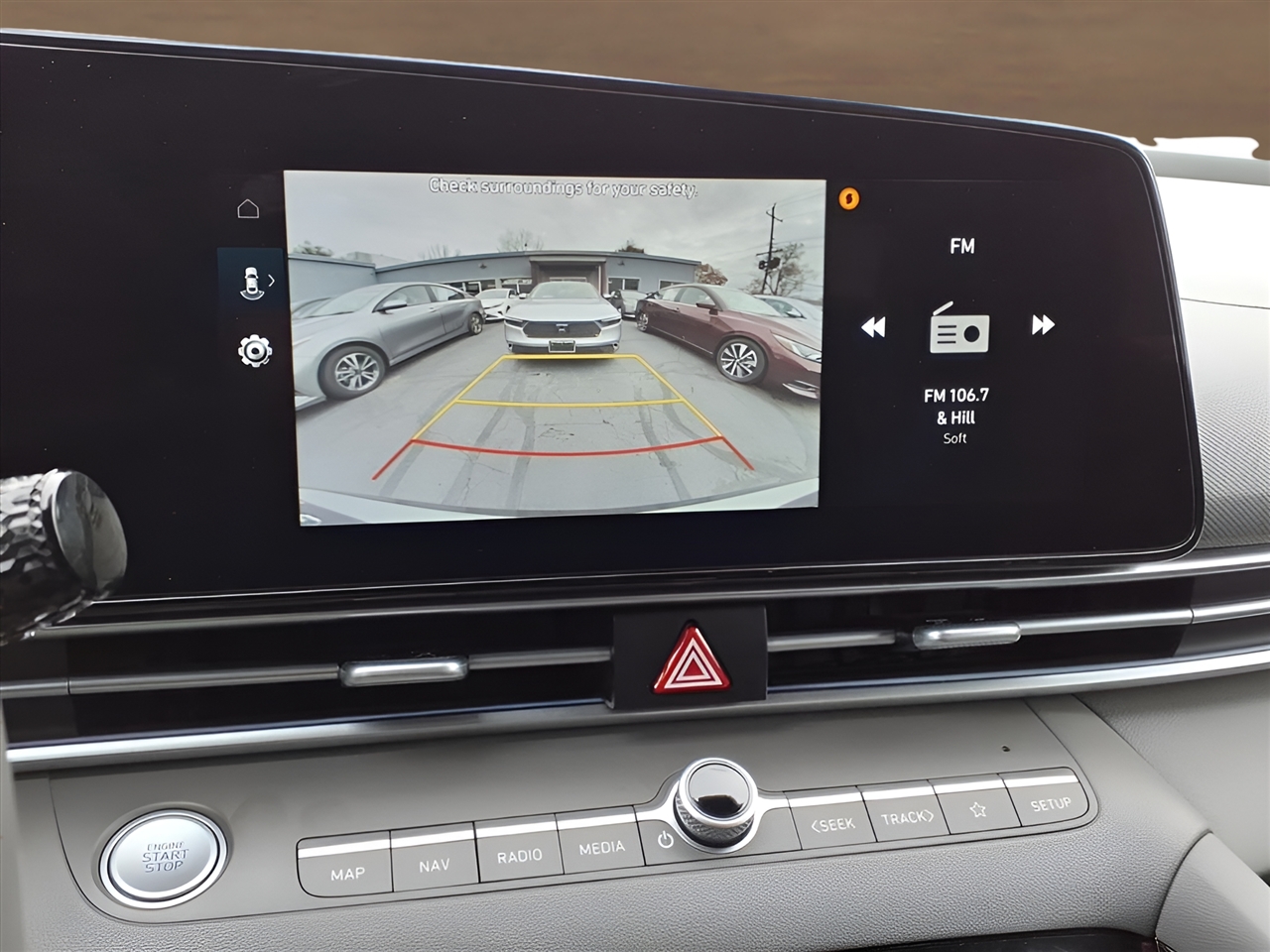 Hyundai Elantra SEL Convenience IVT 2025