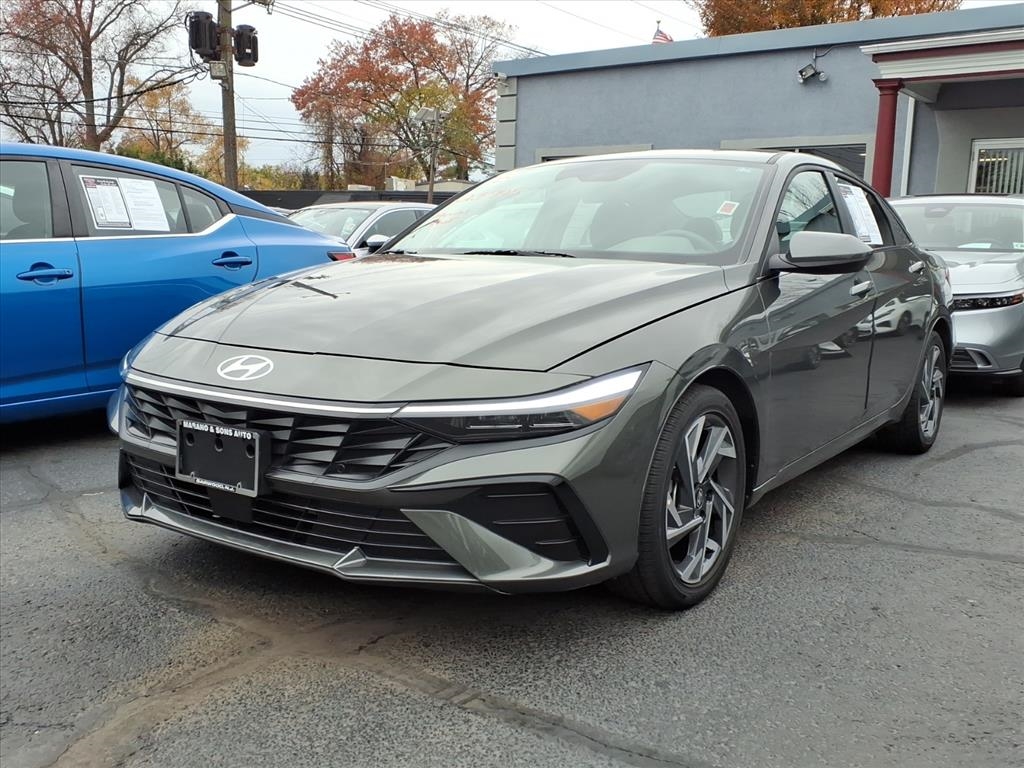 Hyundai Elantra SEL Convenience IVT 2025