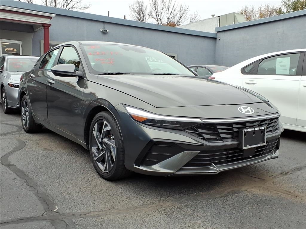 Hyundai Elantra SEL Convenience IVT 2025