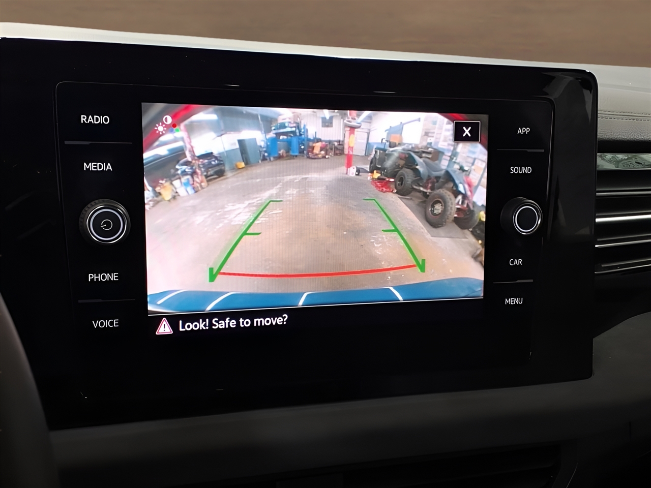 Volkswagen Jetta SE Auto 2025