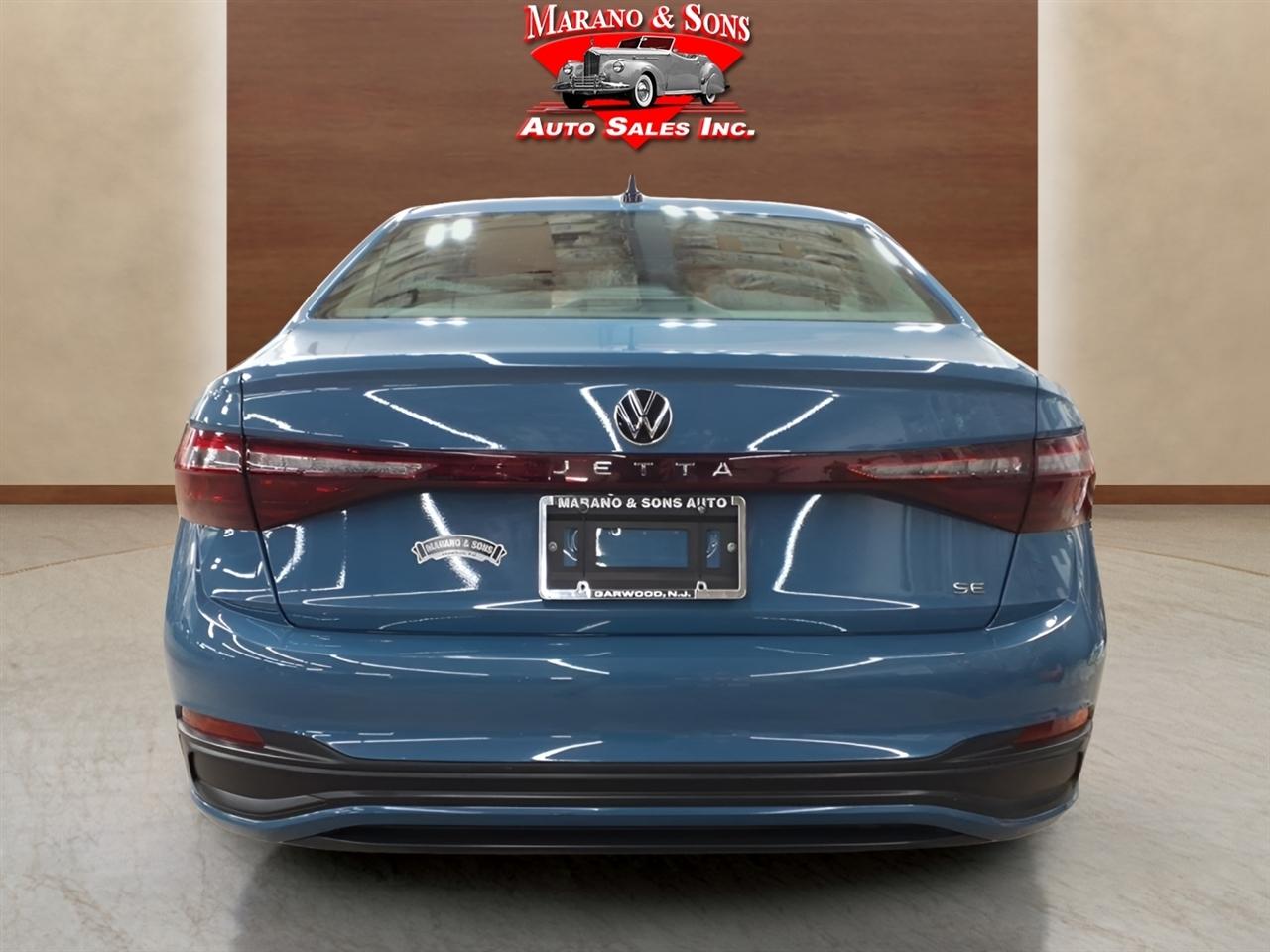 Volkswagen Jetta SE Auto 2025