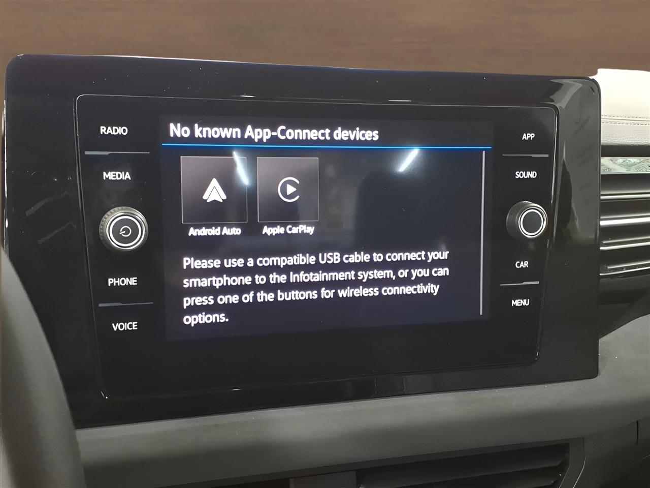 Volkswagen Jetta SE Auto 2025