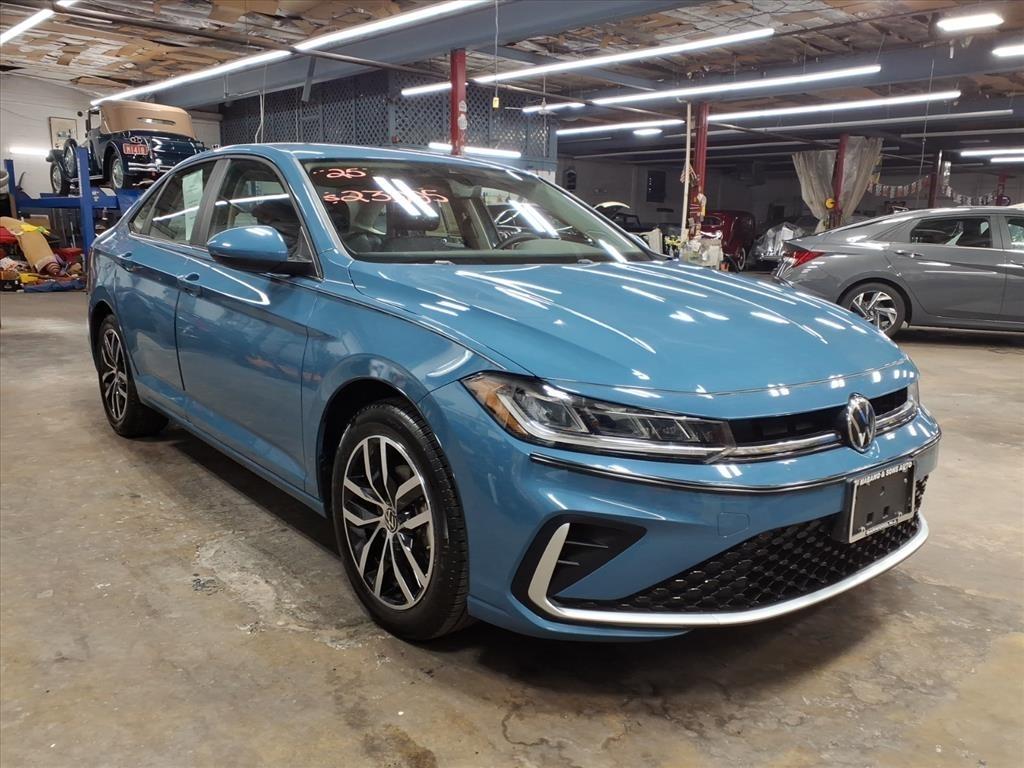 Volkswagen Jetta SE Auto 2025