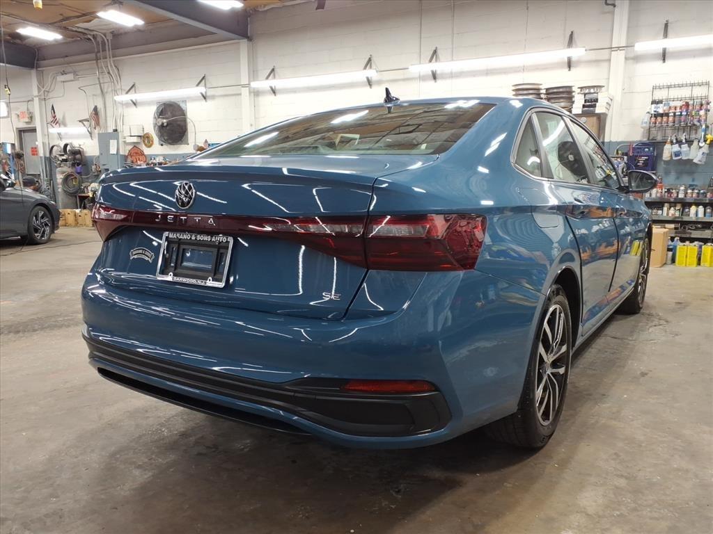 Volkswagen Jetta SE Auto 2025