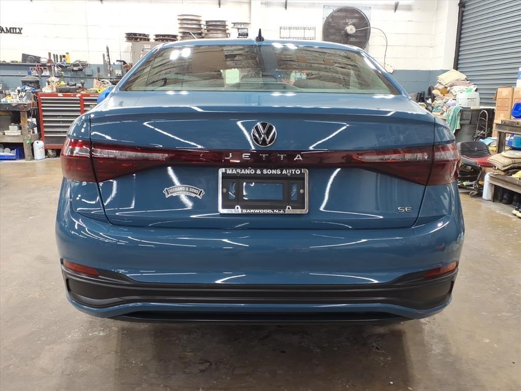 Volkswagen Jetta SE Auto 2025