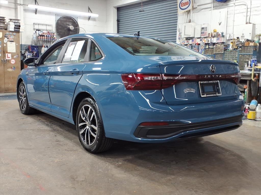 Volkswagen Jetta SE Auto 2025