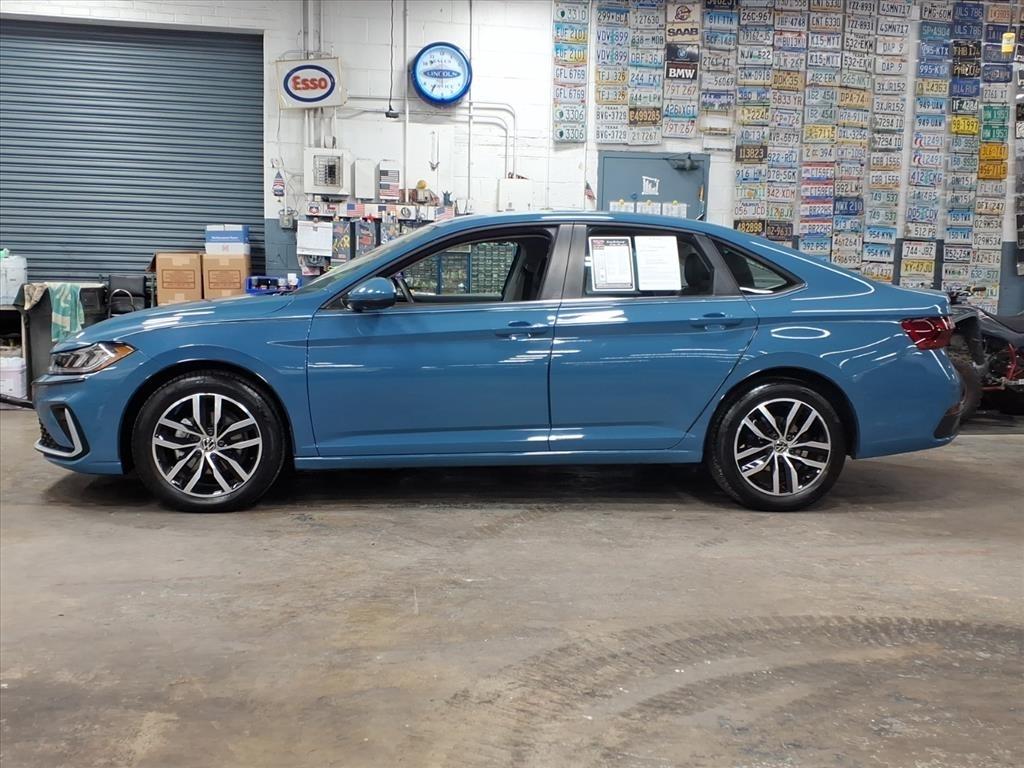 Volkswagen Jetta SE Auto 2025