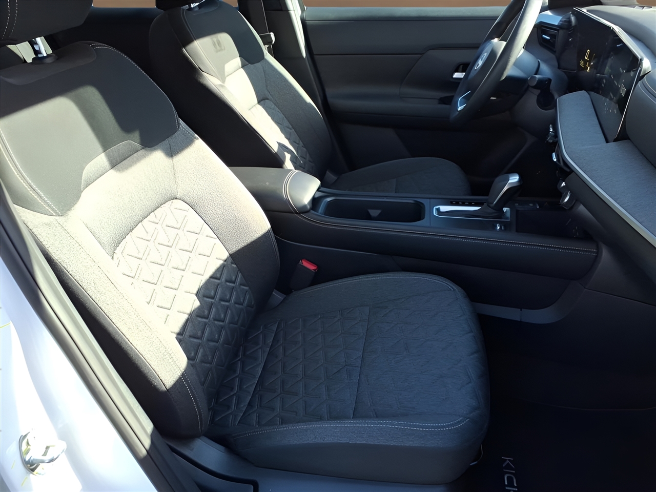 Nissan Kicks SV AWD 2025