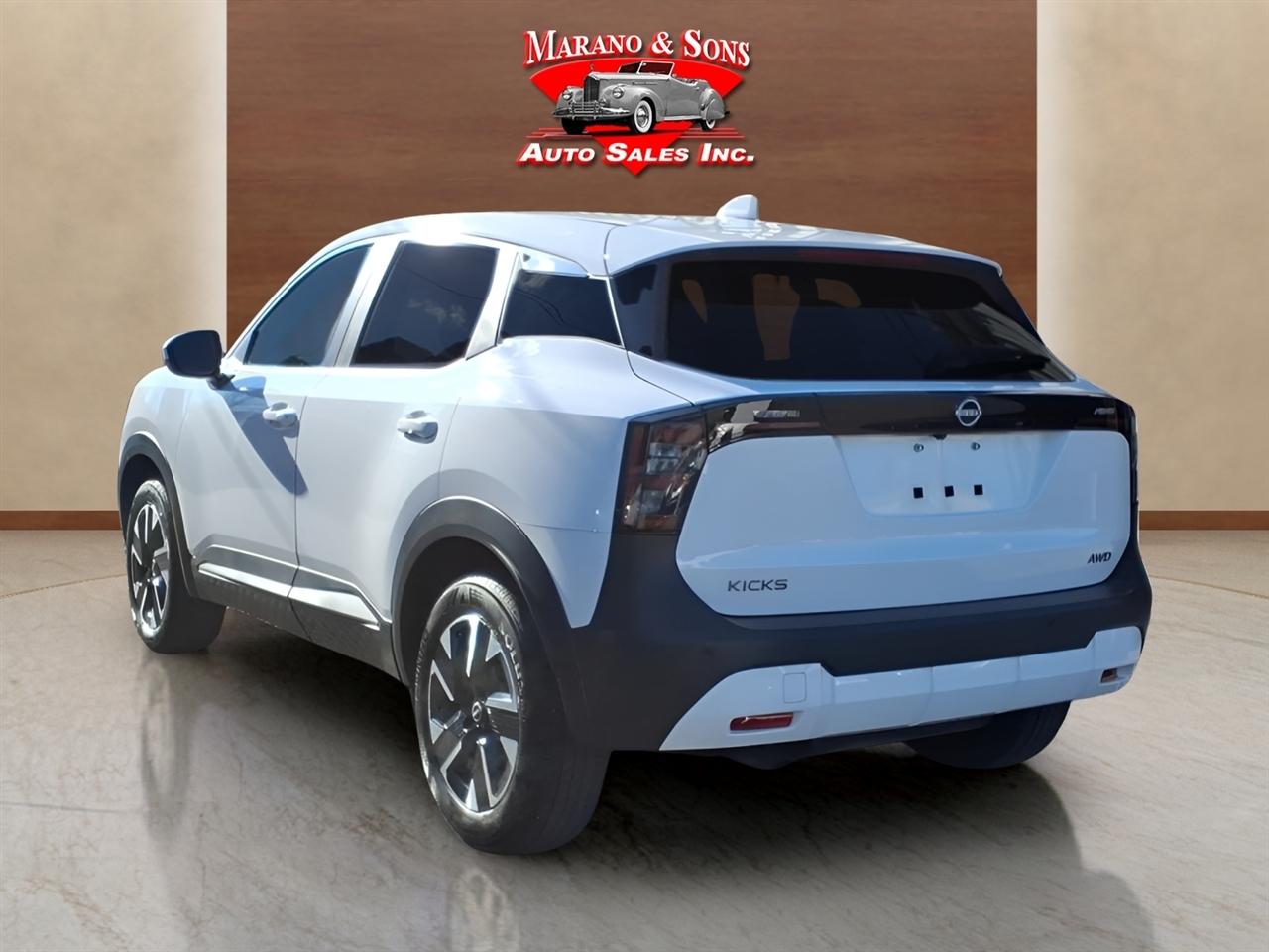 Nissan Kicks SV AWD 2025