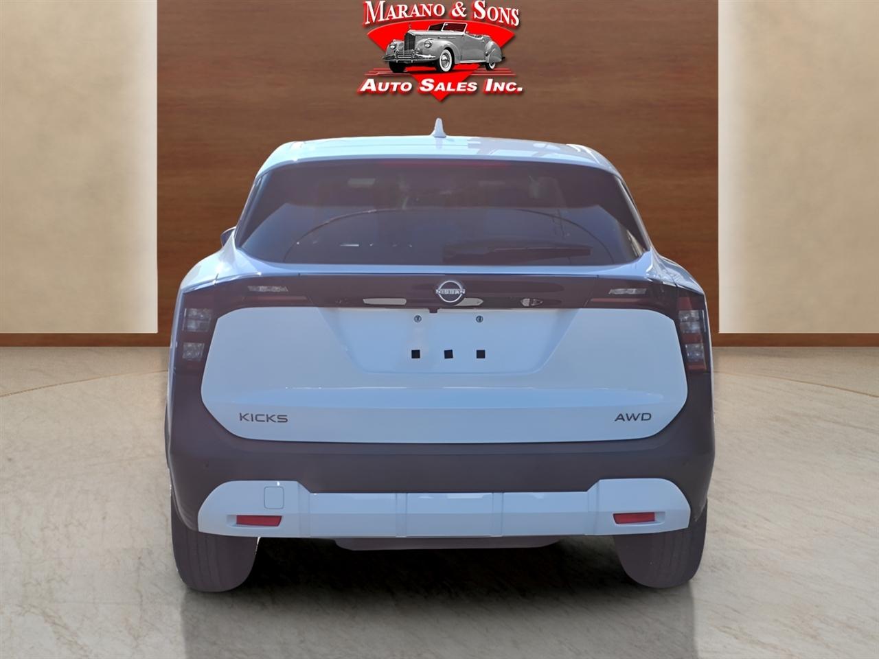 Nissan Kicks SV AWD 2025