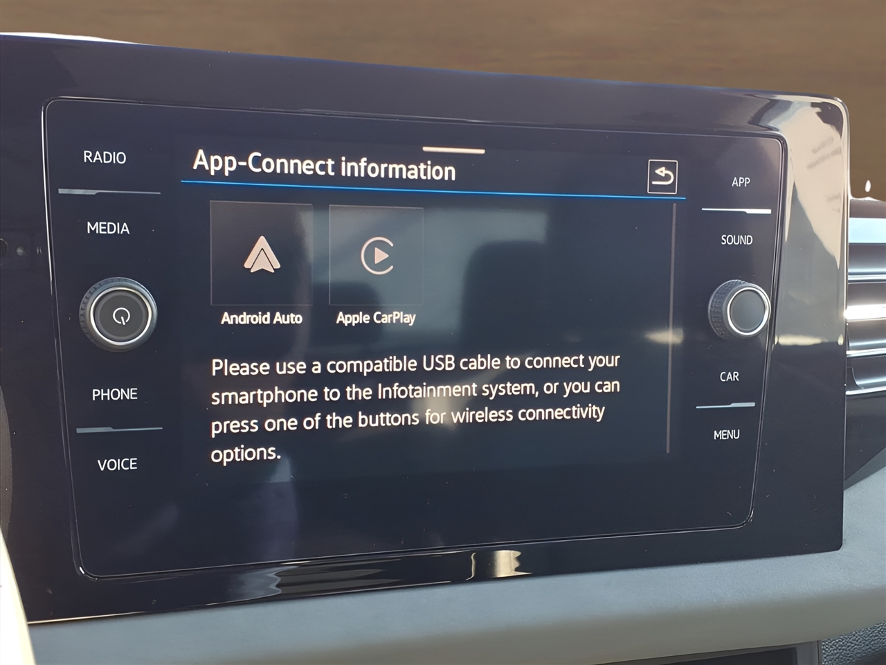 Volkswagen Jetta SE Auto 2025