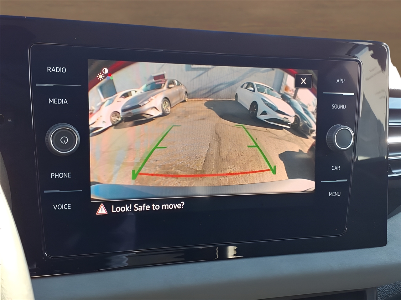 Volkswagen Jetta SE Auto 2025