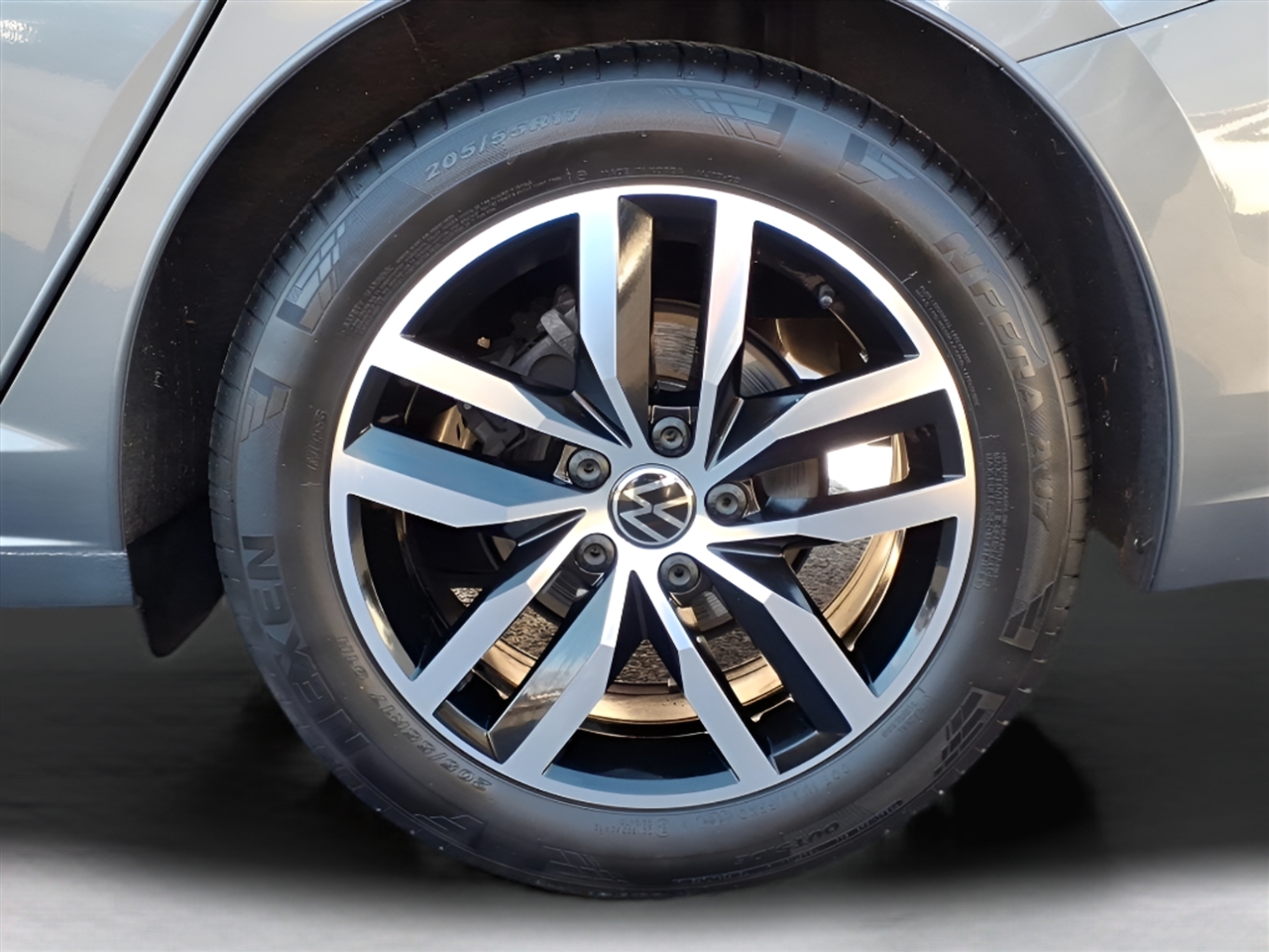 Volkswagen Jetta SE Auto 2025