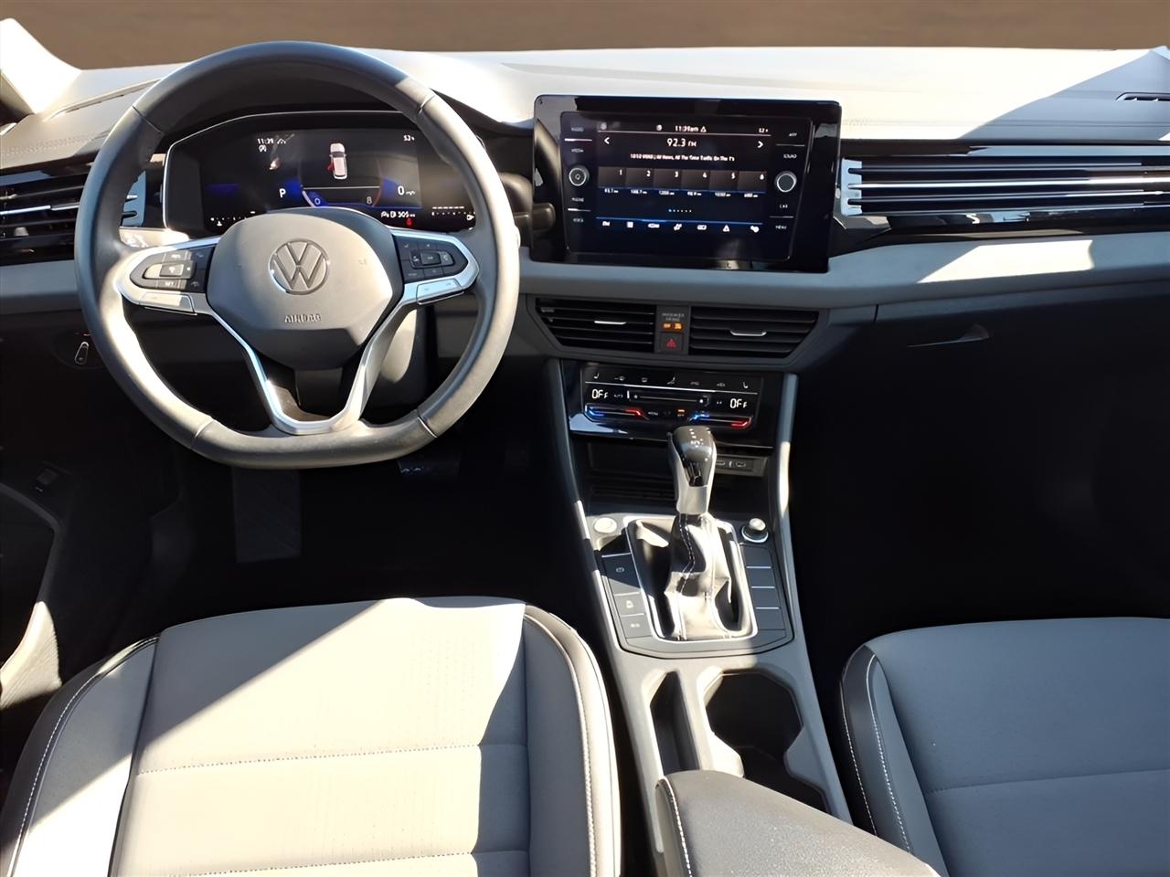 Volkswagen Jetta SE Auto 2025