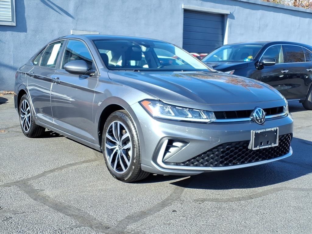 Volkswagen Jetta SE Auto 2025