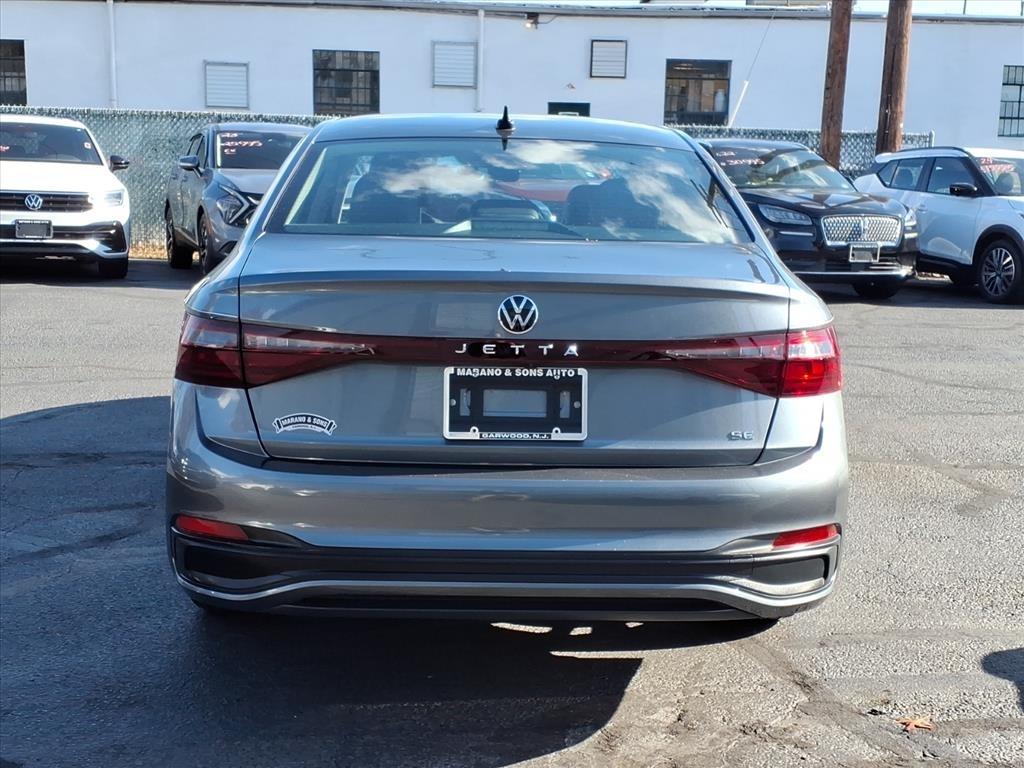Volkswagen Jetta SE Auto 2025