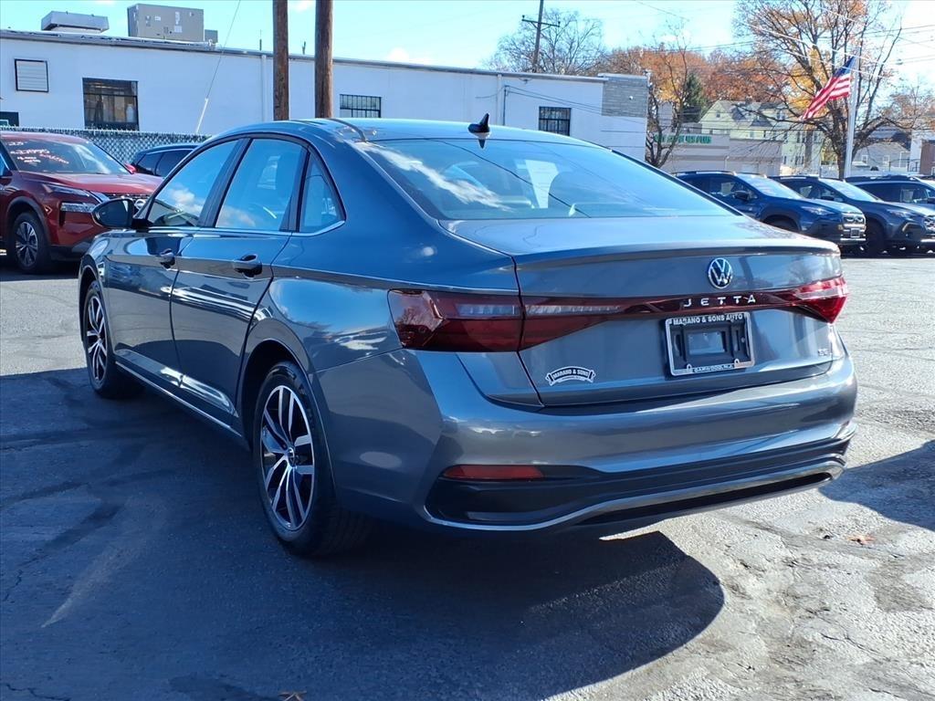 Volkswagen Jetta SE Auto 2025