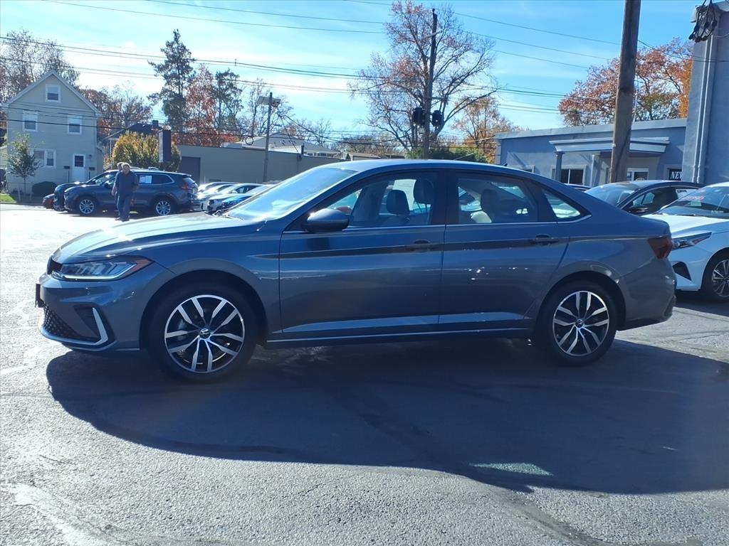 Volkswagen Jetta SE Auto 2025