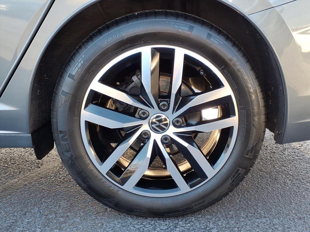 Volkswagen Jetta SE Auto 2025