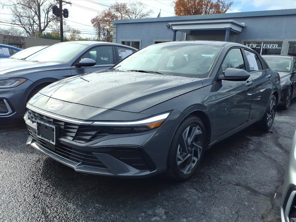 2025 Hyundai Elantra SEL Convenience IVT