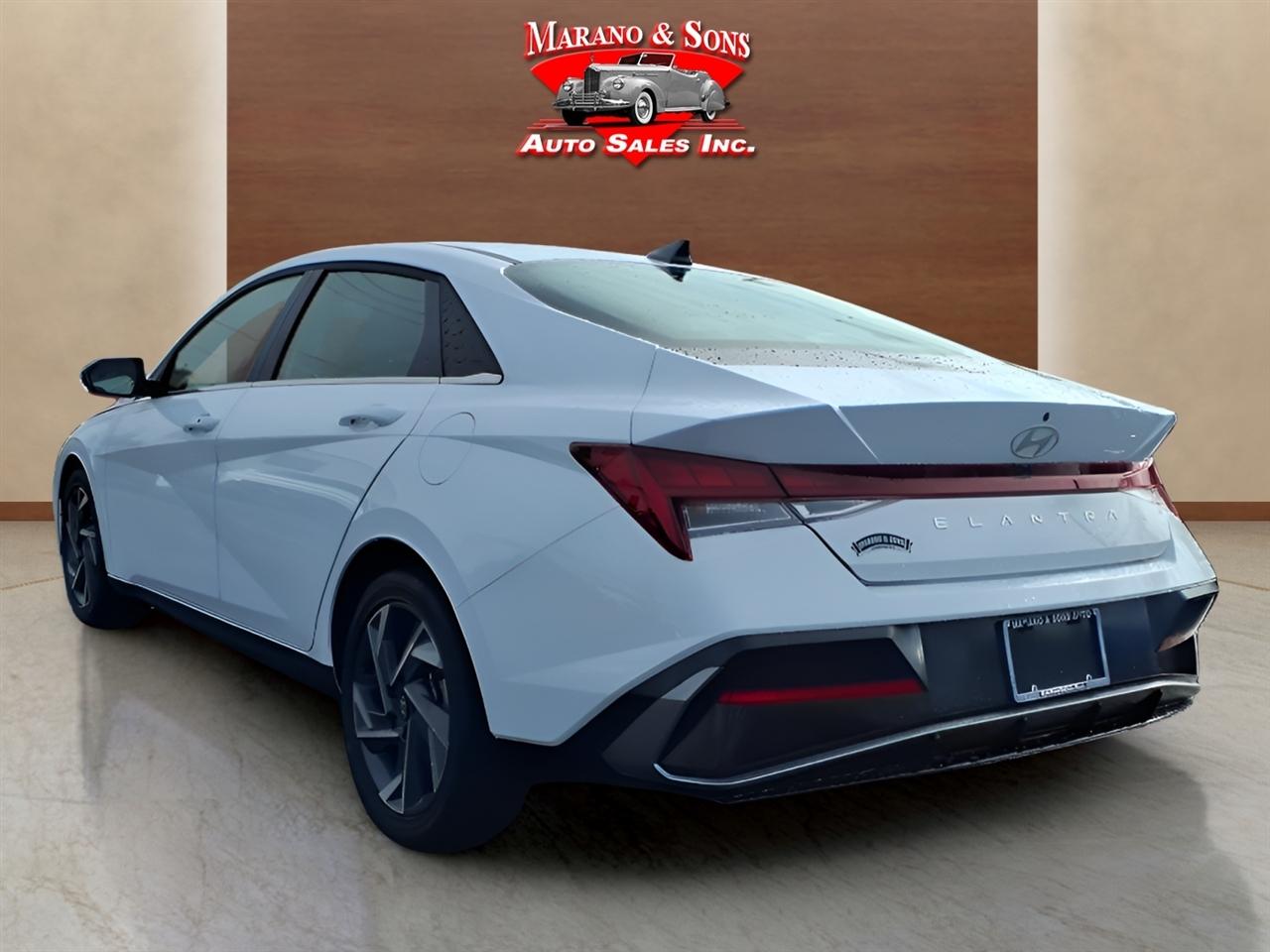 Hyundai Elantra SEL Convenience IVT 2025