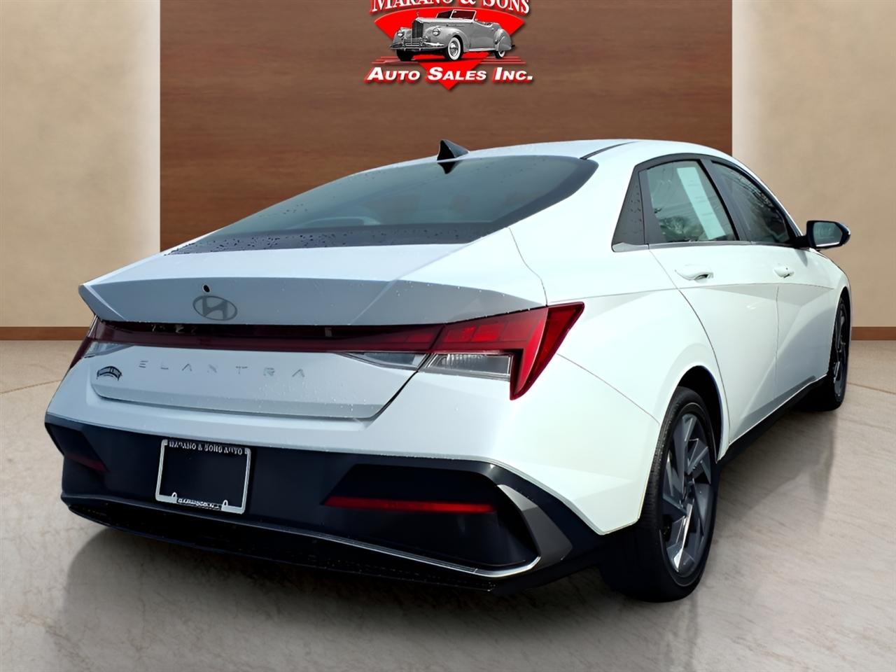 Hyundai Elantra SEL Convenience IVT 2025