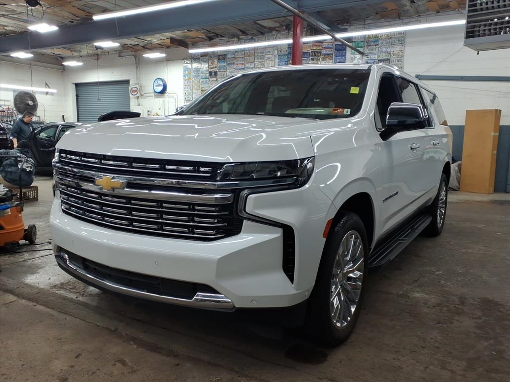 2023 Chevrolet Suburban 4WD 4dr Premier
