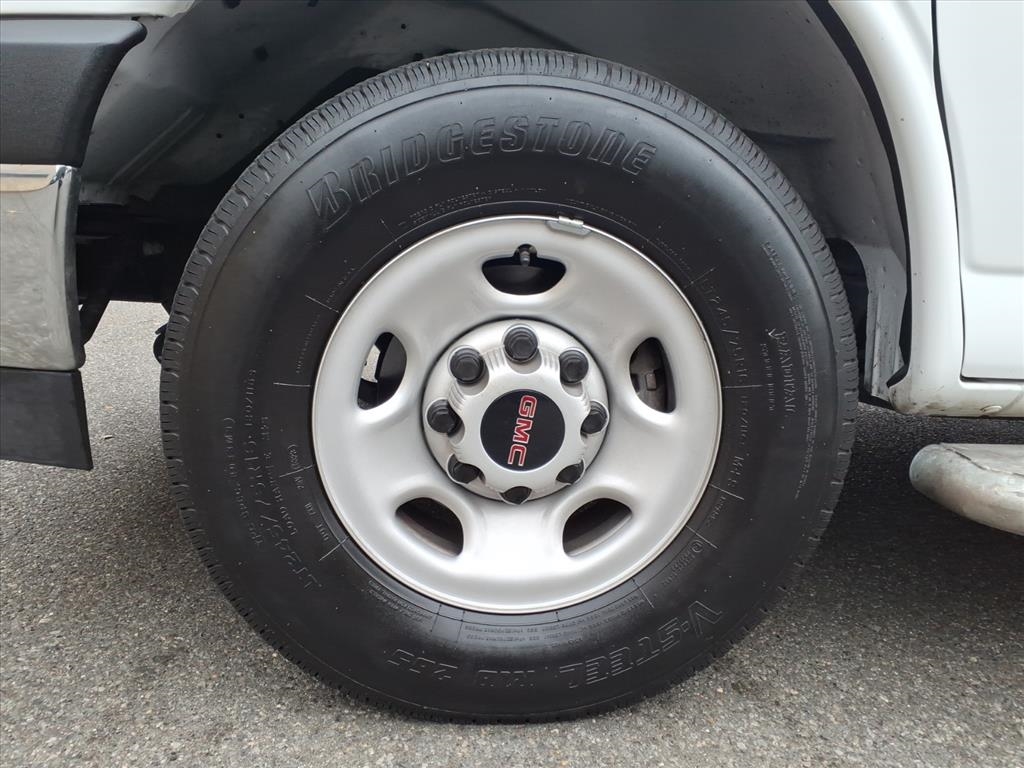 GMC Savana Cargo Van RWD 2500 135" 2024