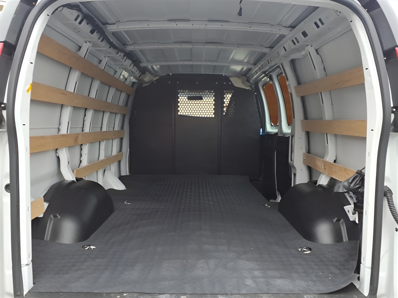 GMC Savana Cargo Van RWD 2500 135" 2024