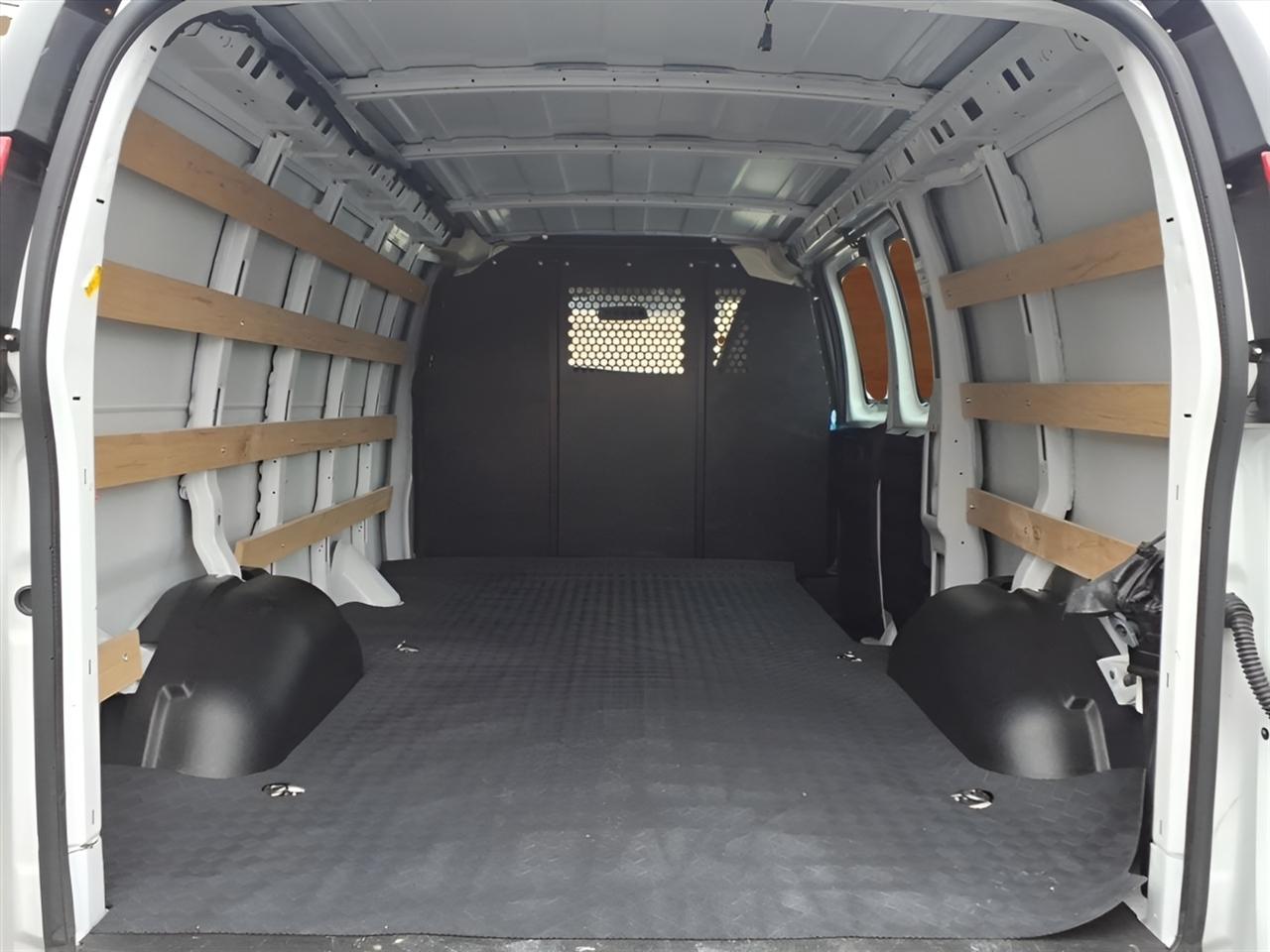 GMC Savana Cargo Van RWD 2500 135" 2024