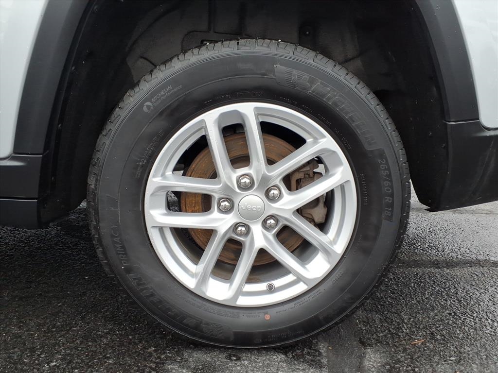 Jeep Grand Cherokee L Laredo 4x4 2023