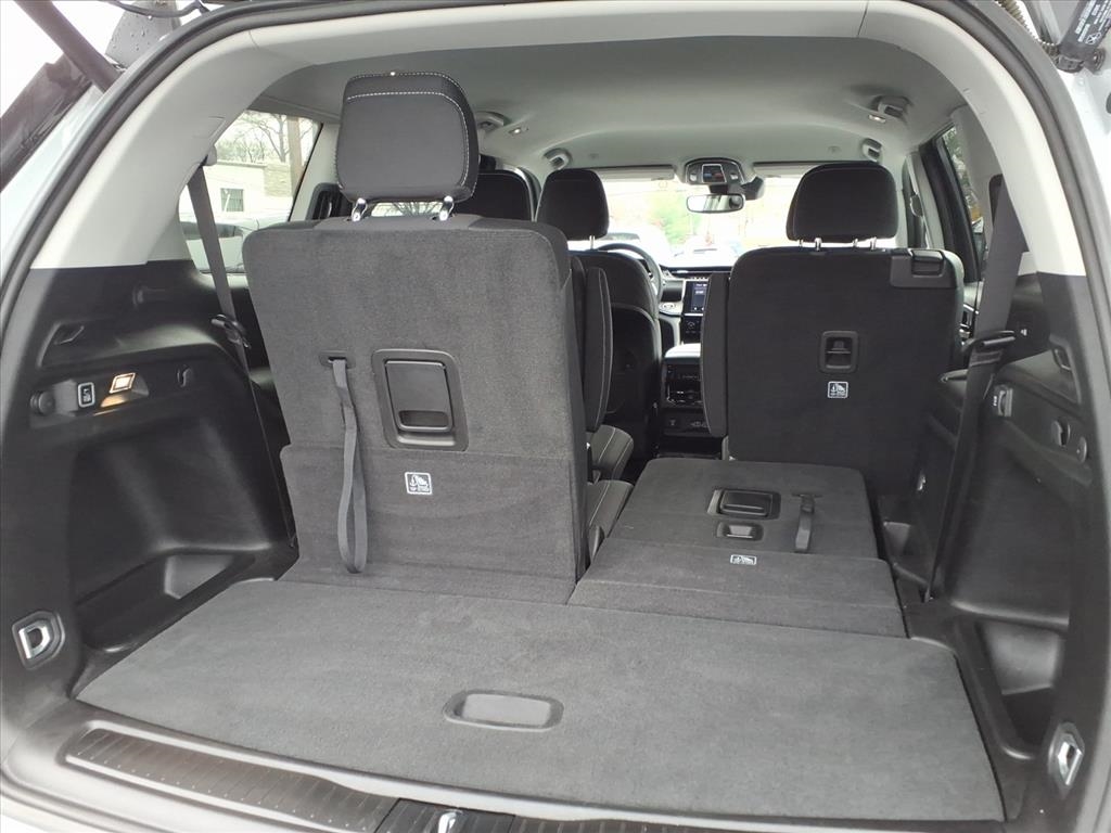 Jeep Grand Cherokee L Laredo 4x4 2023