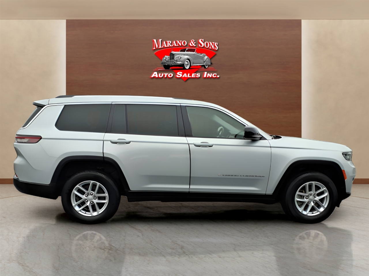 Jeep Grand Cherokee L Laredo 4x4 2023
