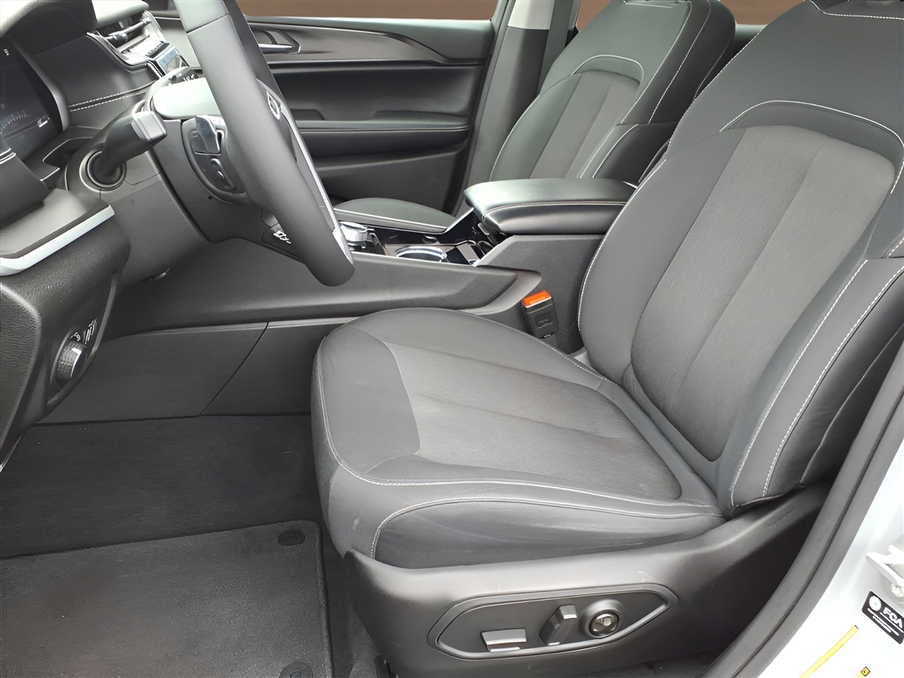 Jeep Grand Cherokee L Laredo 4x4 2023