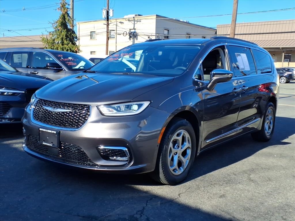 2022 Chrysler Pacifica Limited AWD